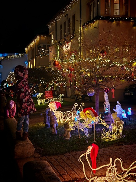 Bild zum Beitrag "Die erste Lichtertour für meine Enkelkinder" im Blogartikel Monatsrückblick Dezember 2025.