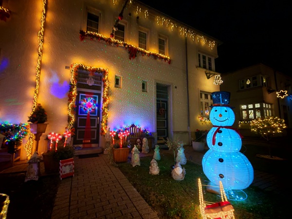 Bild zum Beitrag "Die erste Lichtertour für meine Enkelkinder" im Blogartikel Monatsrückblick Dezember 2025.