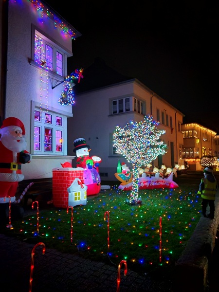 Bild zum Beitrag "Die erste Lichtertour für meine Enkelkinder" im Blogartikel Monatsrückblick Dezember 2025.