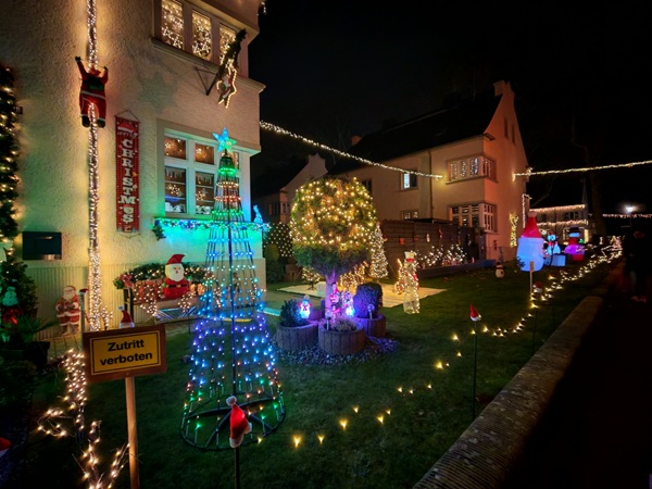 Bild zum Beitrag "Die erste Lichtertour für meine Enkelkinder" im Blogartikel Monatsrückblick Dezember 2025.