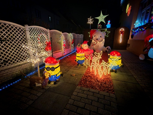 Bild zum Beitrag "Die erste Lichtertour für meine Enkelkinder" im Blogartikel Monatsrückblick Dezember 2025.