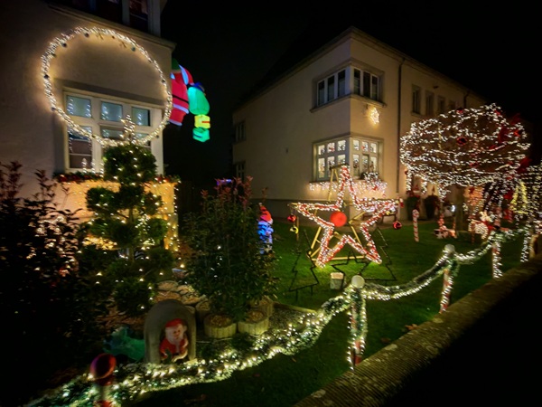 Bild zum Beitrag "Die erste Lichtertour für meine Enkelkinder" im Blogartikel Monatsrückblick Dezember 2025.